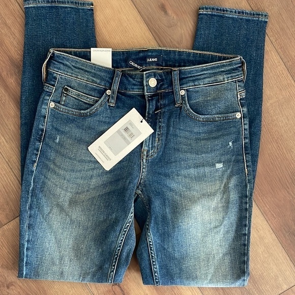 Calvin Klein Mid Rise Skinny Jeans - Picture 4 of 6